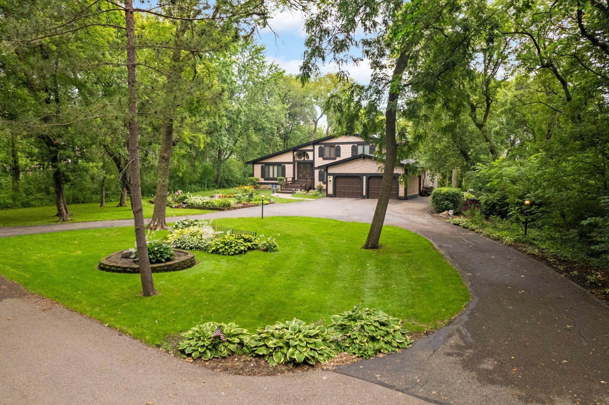 5853 Deer Trail Circle  Woodbury MN 55129 photo