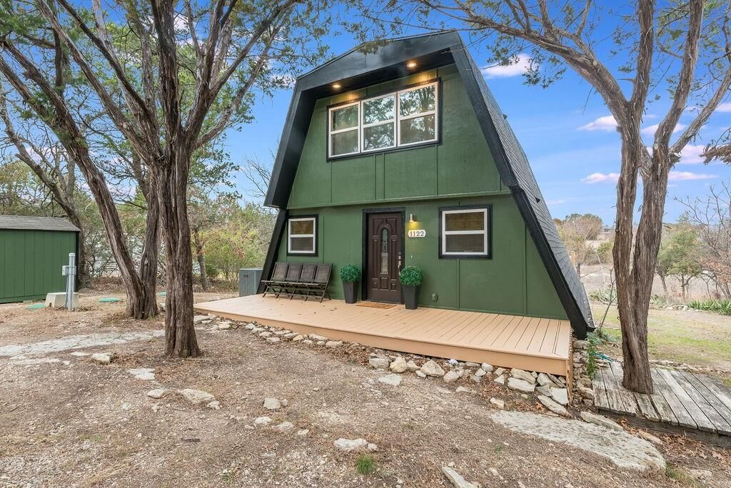 Property Photo: 1122 Indian Drive TX 76048