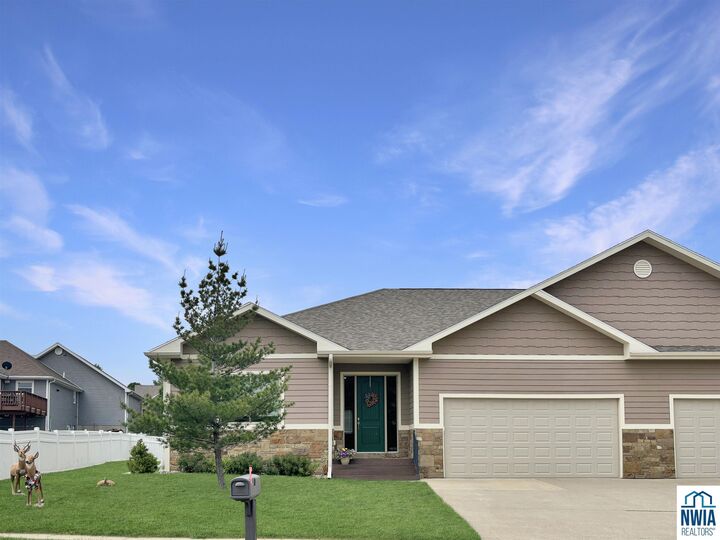 Property Photo: 4619 S Lakeport St IA 51106