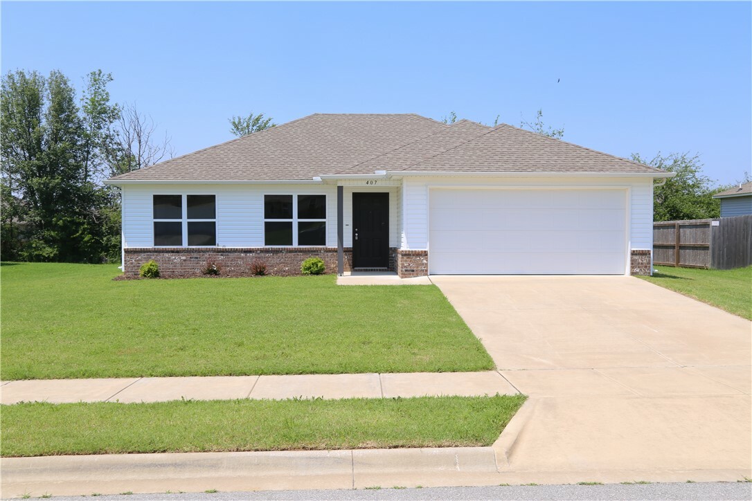 407 W Pittsfield Street  Siloam Springs AR 72761 photo