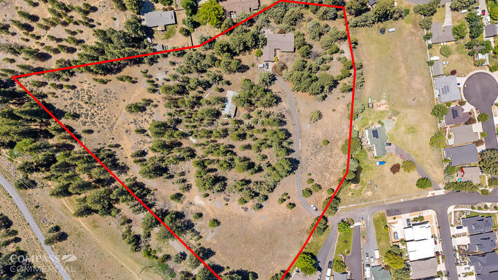 Property Photo: 61521 Sunny Breeze Lane OR 97702