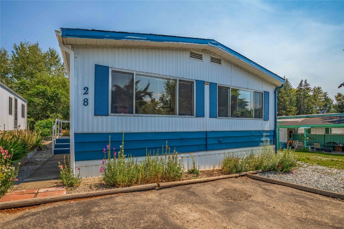 Property Photo: 1881 Boucherie Road 28 BC V4T 0C9