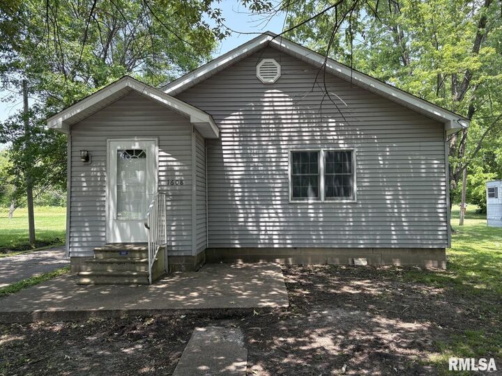 Property Photo: 1606 &Amp 1608 W Faust Street IL 62959