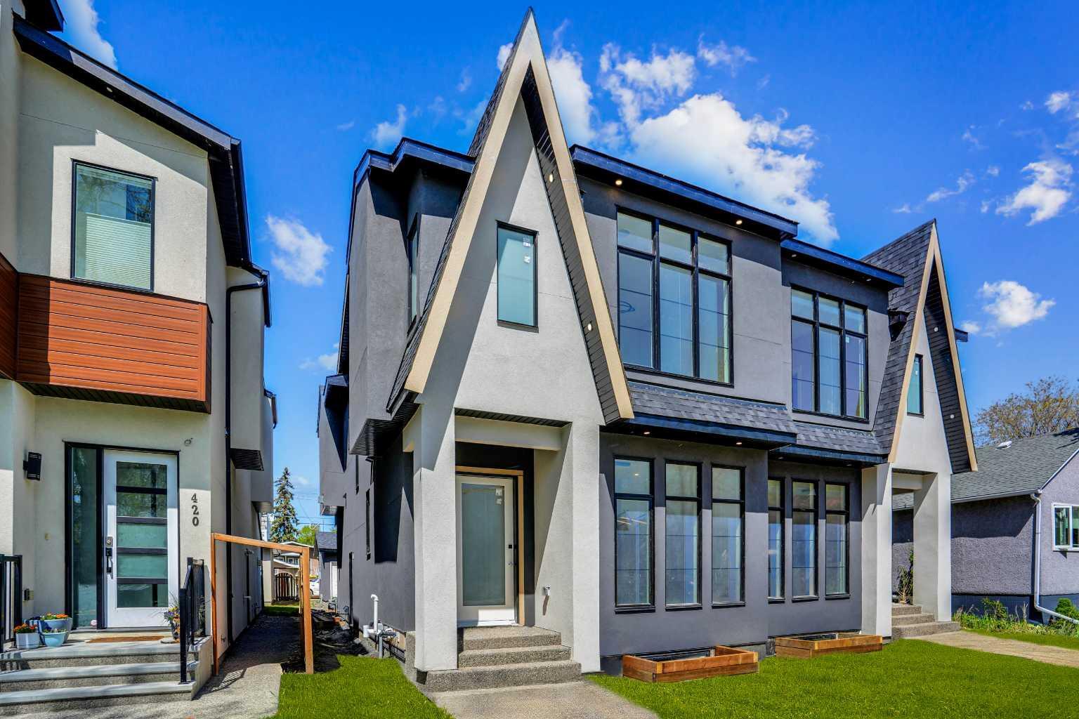 Property Photo: 424 14 Avenue NE AB T2E 1E5