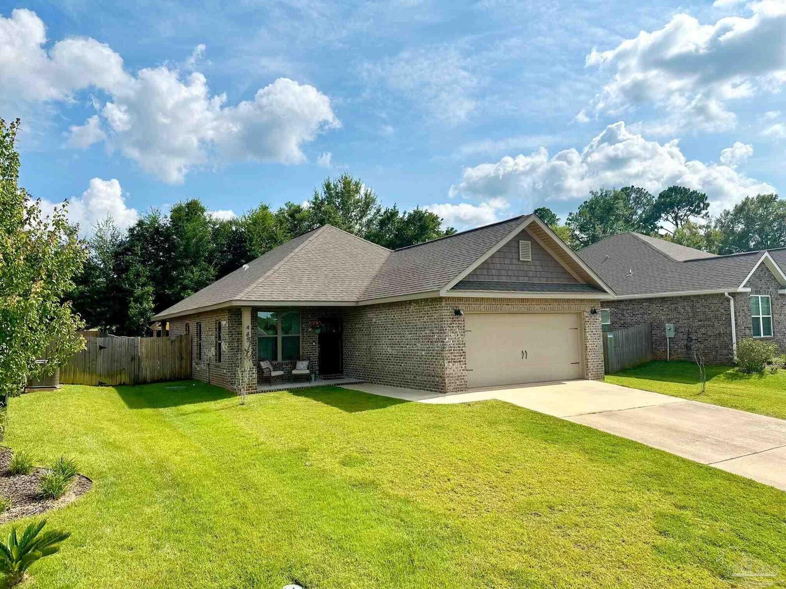 Property Photo:  445 Pemberton Ln  FL 32533 