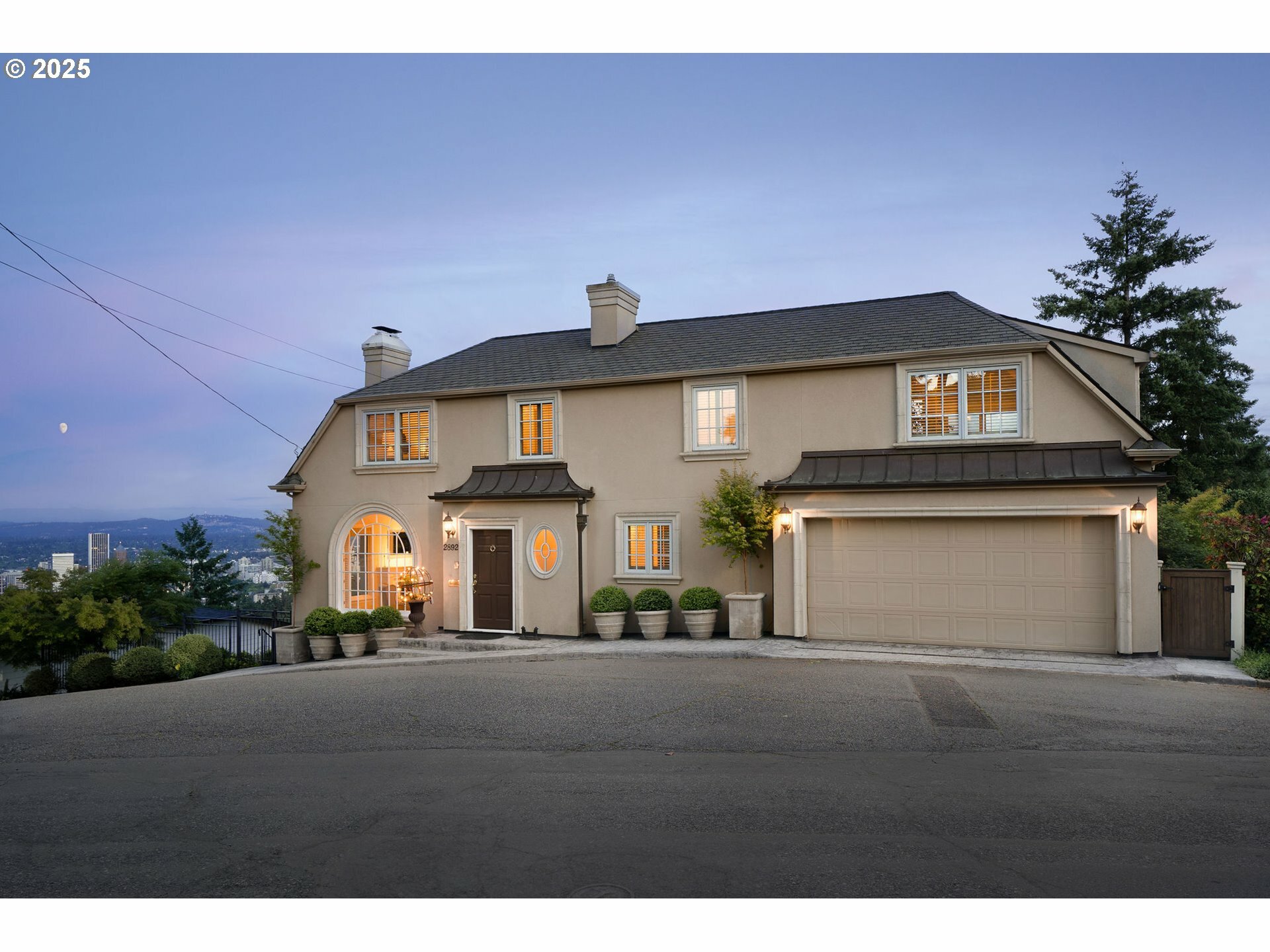 Property Photo:  2892 NW Beuhla Vista Ter  OR 97210 