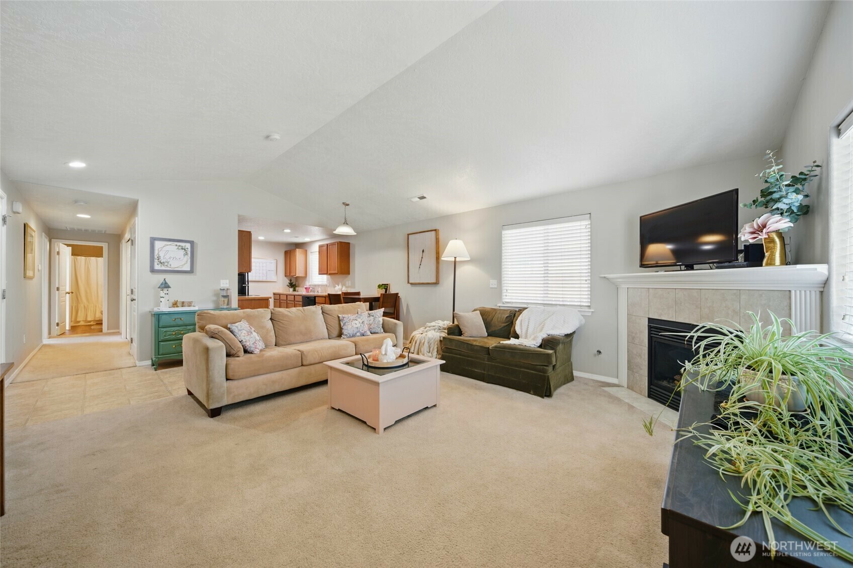 Property Photo: 1242 SW Carver Street WA 99324