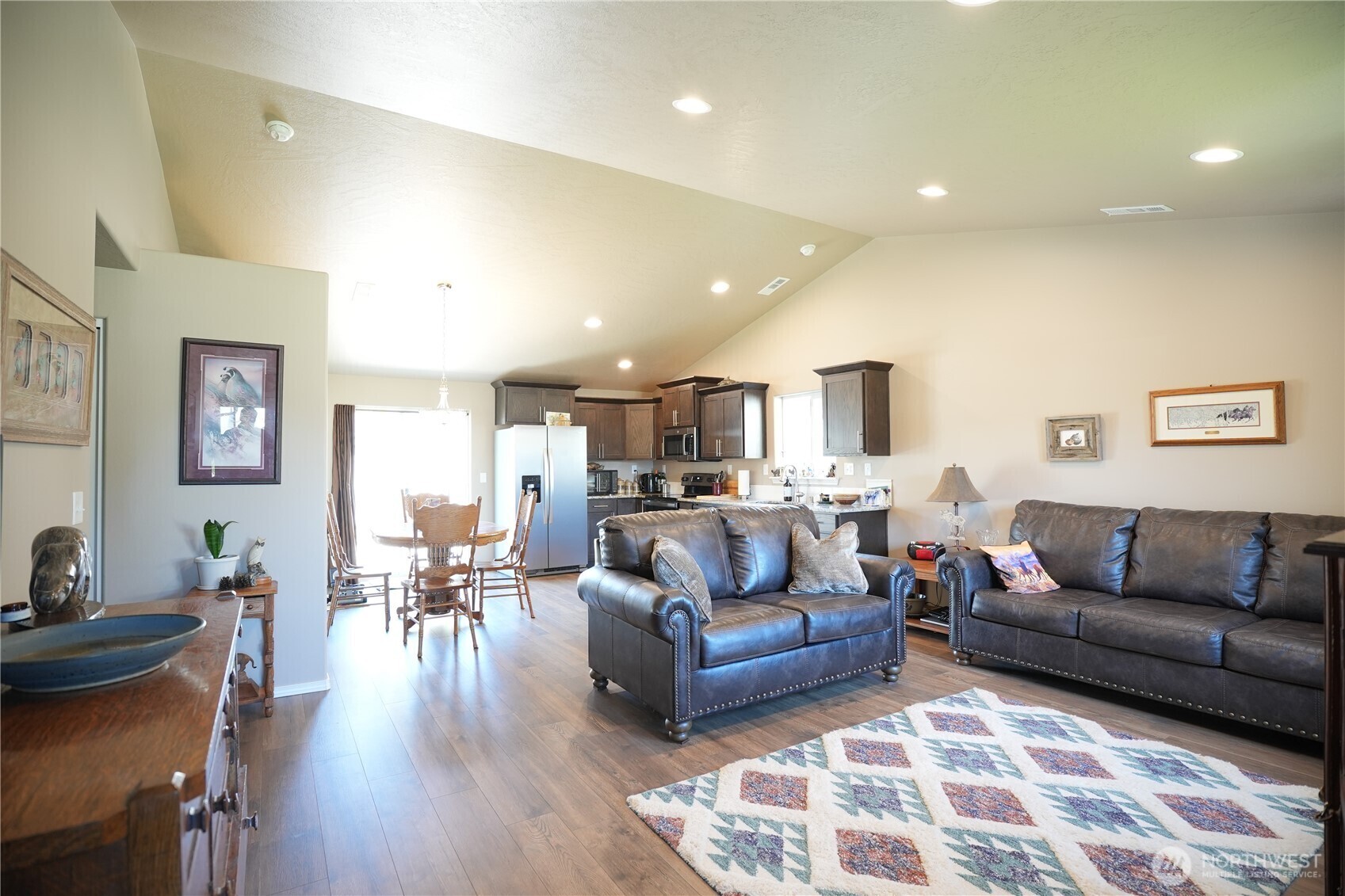 Property Photo: 1028 W Sequoia Road WA 98837