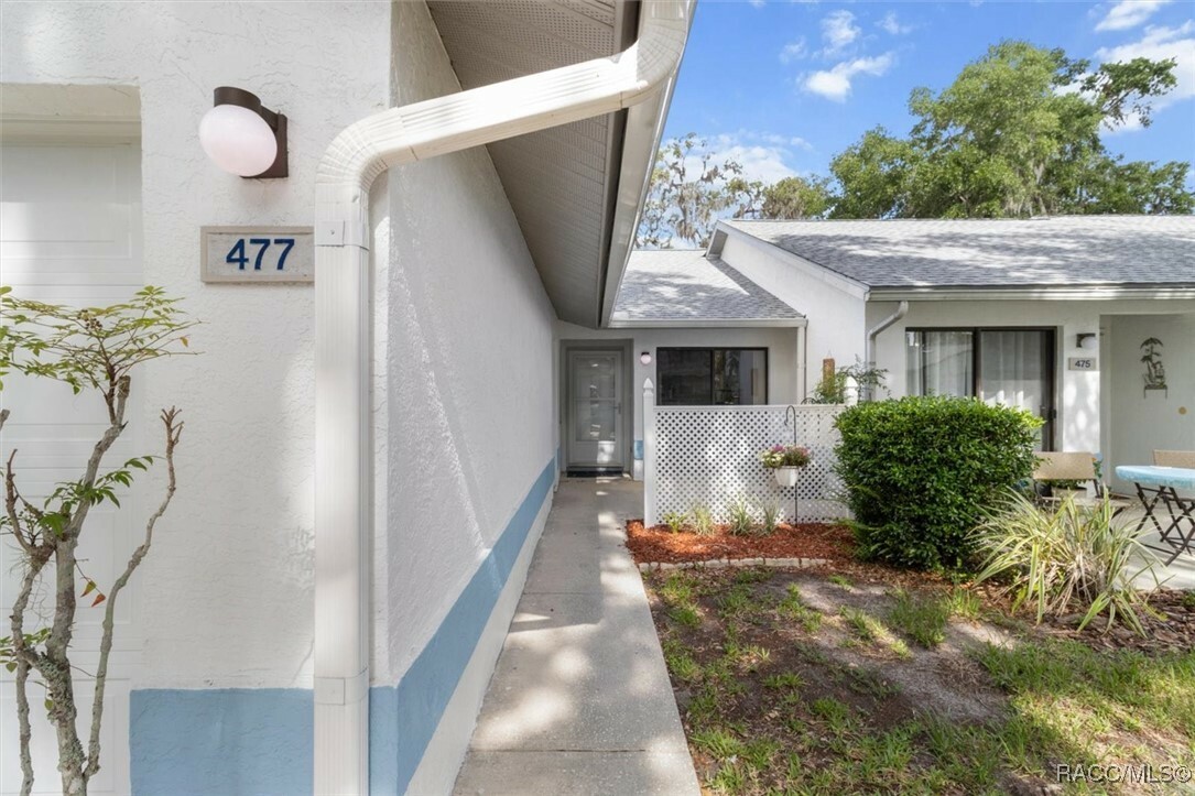 Property Photo: 477 Siesta Terrace FL 34450