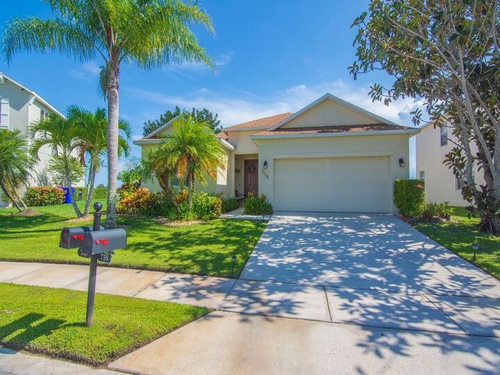 Property Photo:  758 Carriage Lake Way  FL 32968 