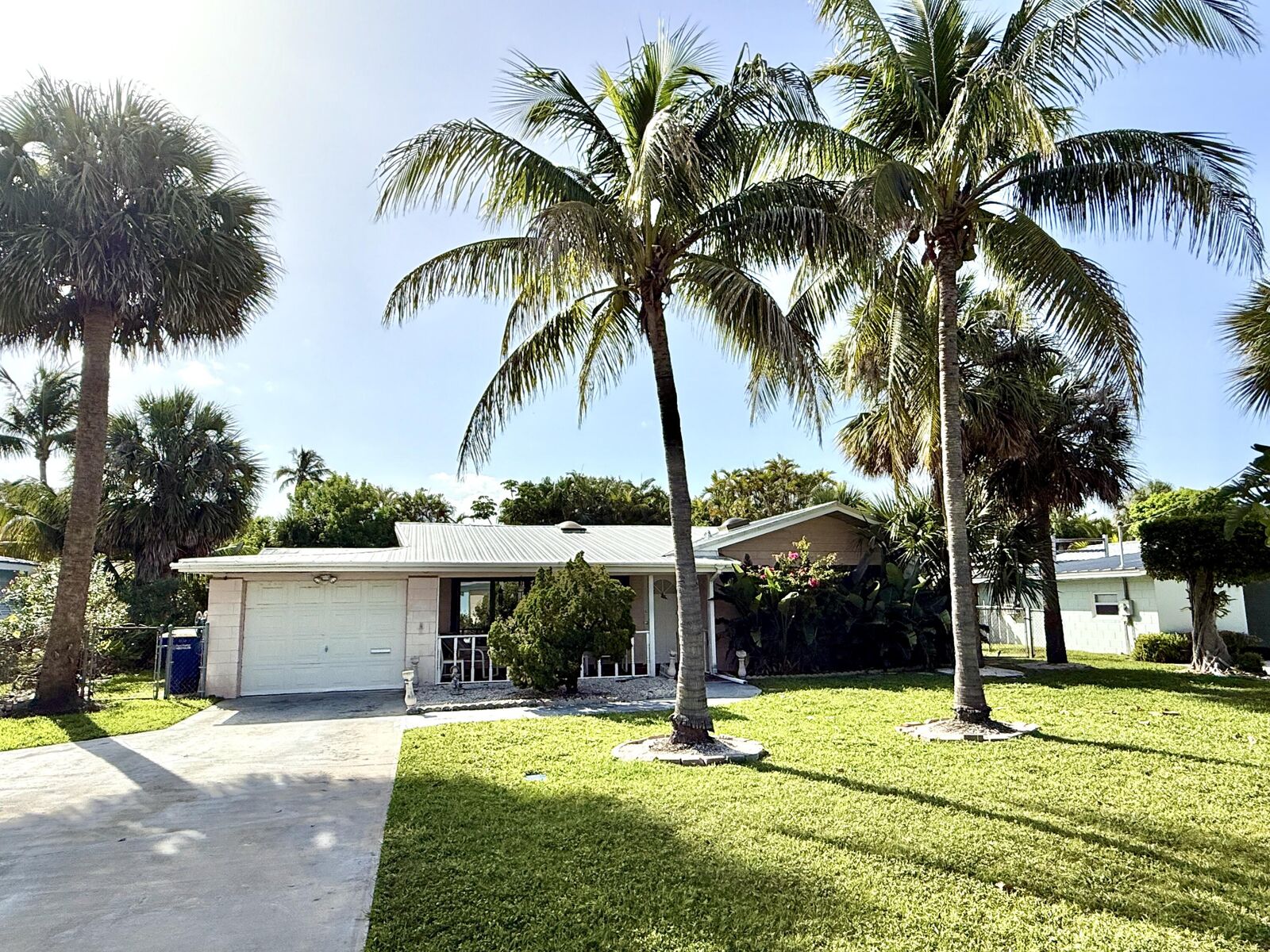 Property Photo: 1810 Eucalyptus Avenue FL 34949