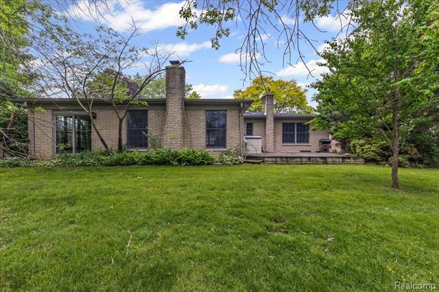Property Photo: 5538 Larkins Drive MI 48085