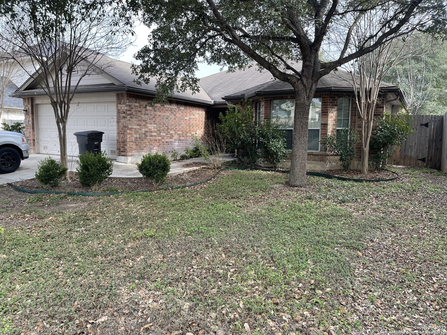 Property Photo: 4122 Chinkapin Oak TX 78223