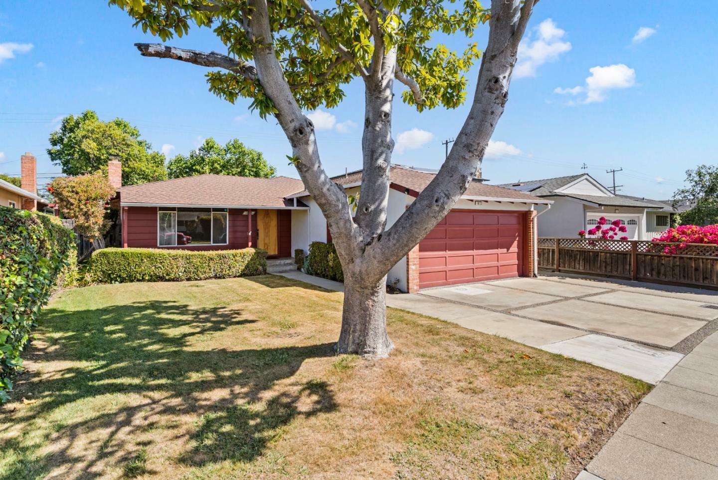 Property Photo: 1023 Annapolis Drive CA 94403