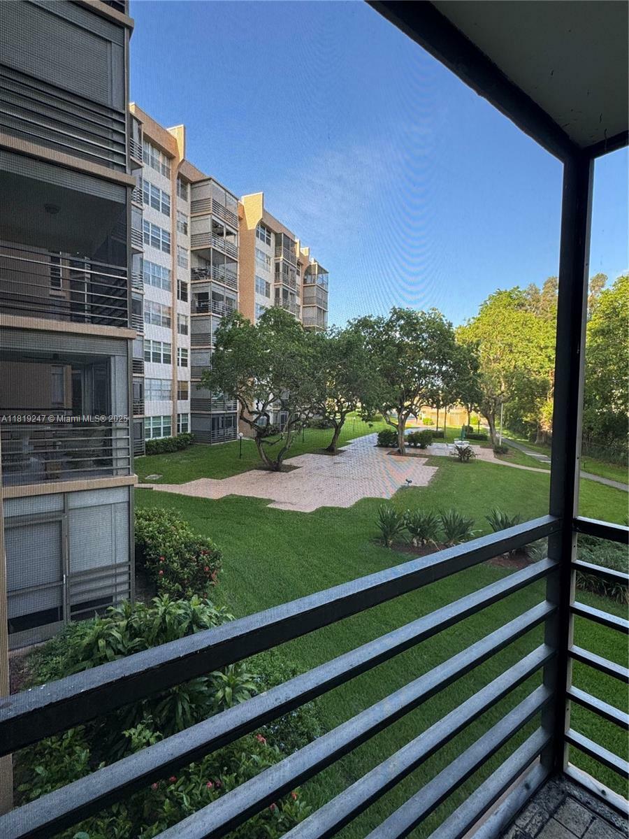 Property Photo: 1100 Saint Charles Pl 203 FL 33026