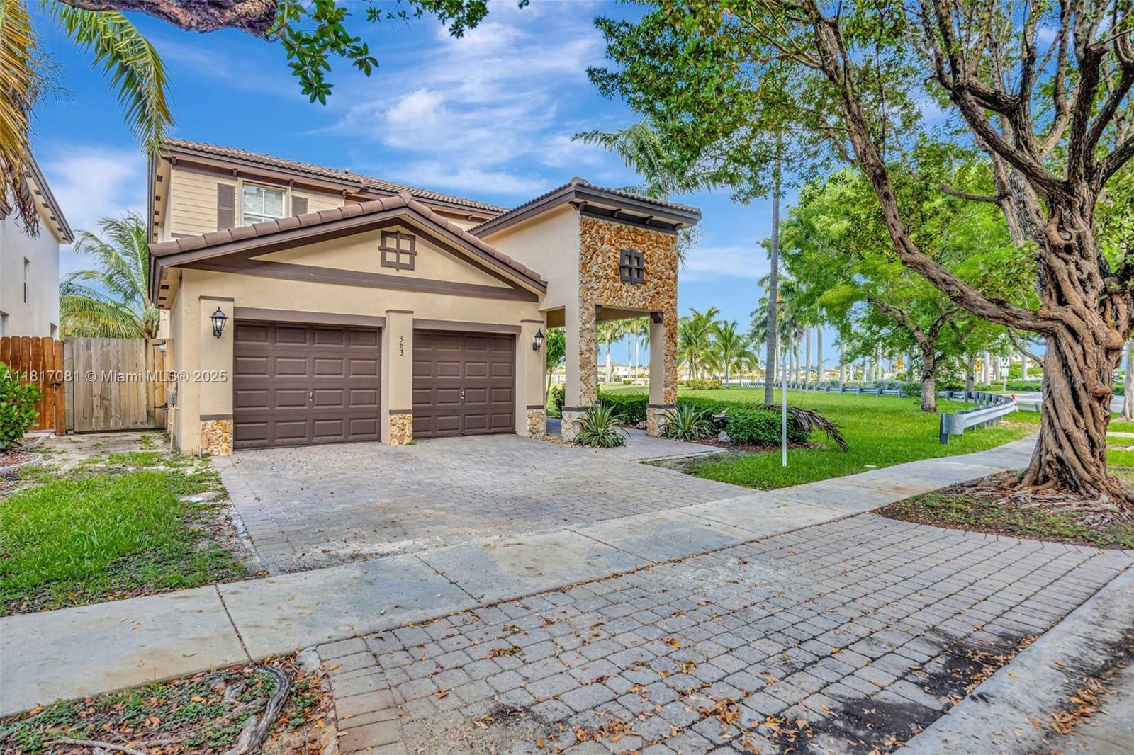 Property Photo: 363 NE 25th Ter 363 FL 33033