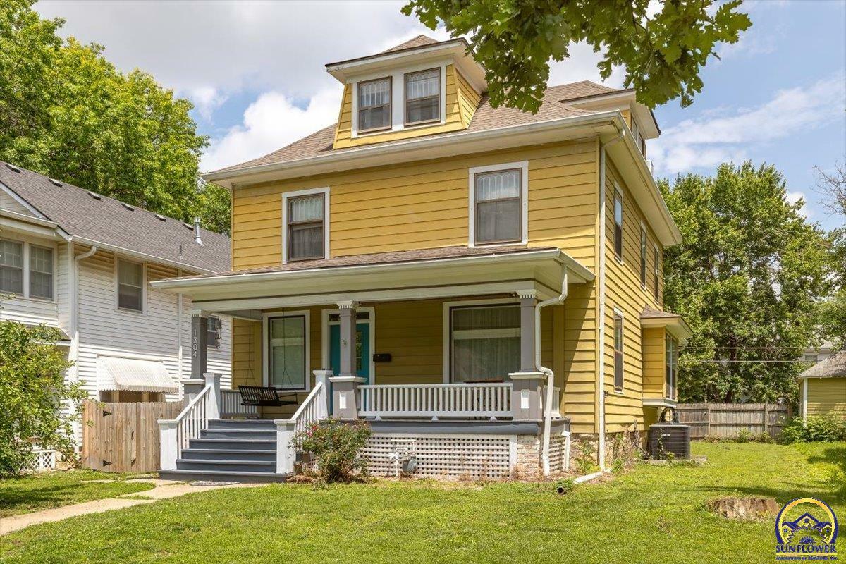 Property Photo: 1304 SW College Ave KS 66604