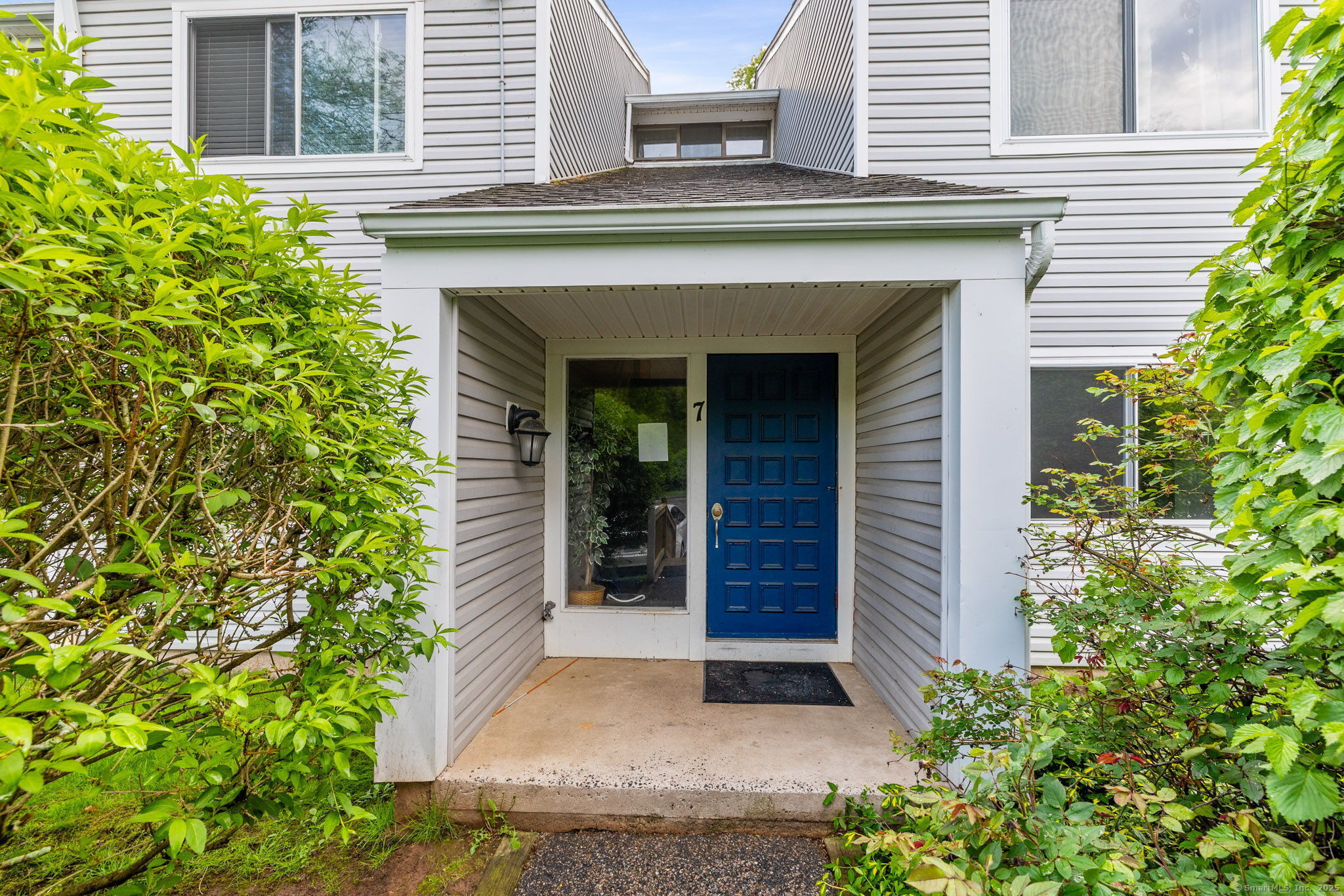 Property Photo: 7 Brookwood Drive Apt B CT 06067