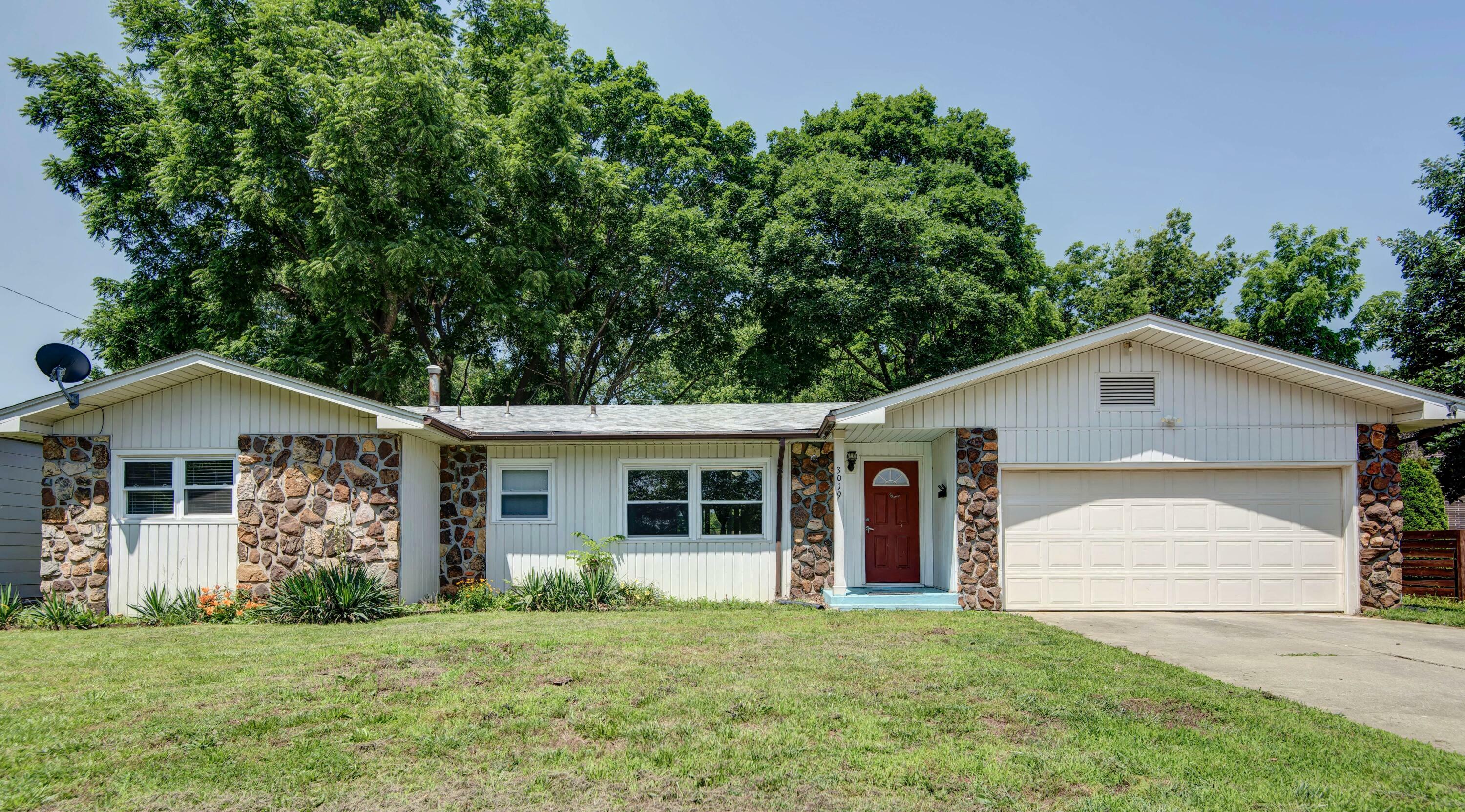 Property Photo:  3019 S Dayton Avenue  MO 65807 