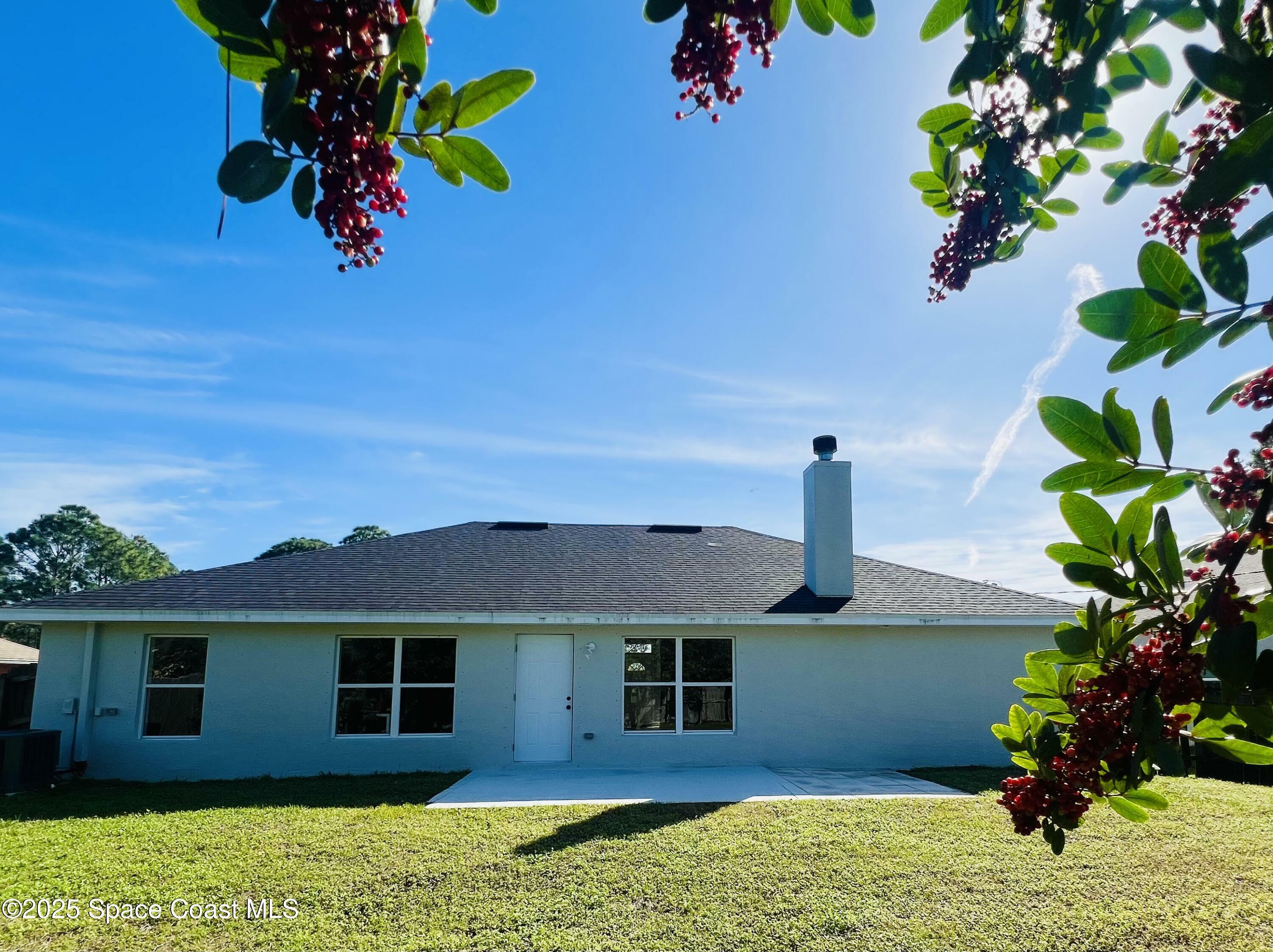 Property Photo: 1271 Rabbit Street SE FL 32909