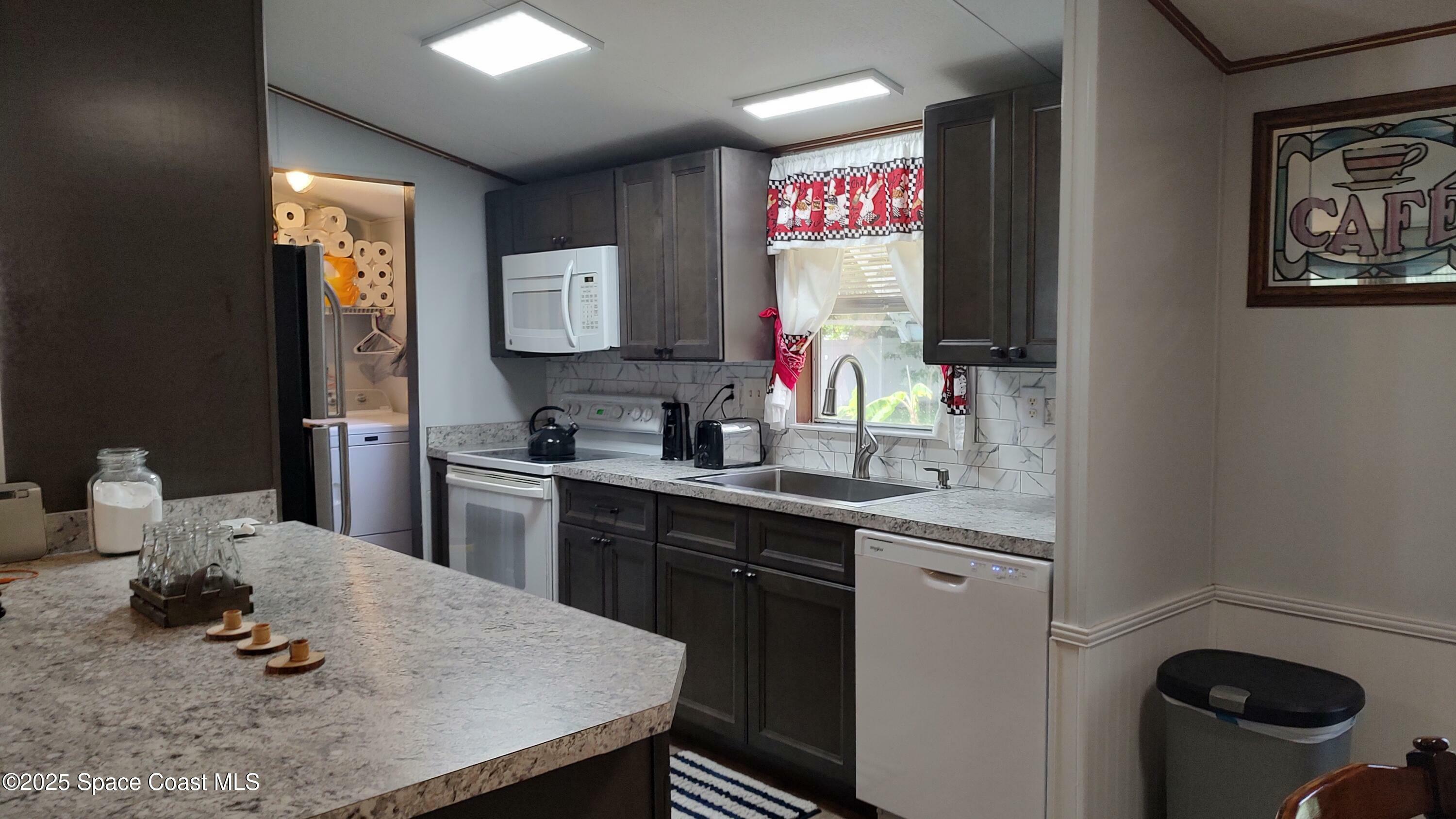 Property Photo: 3314 Nab Street FL 32754