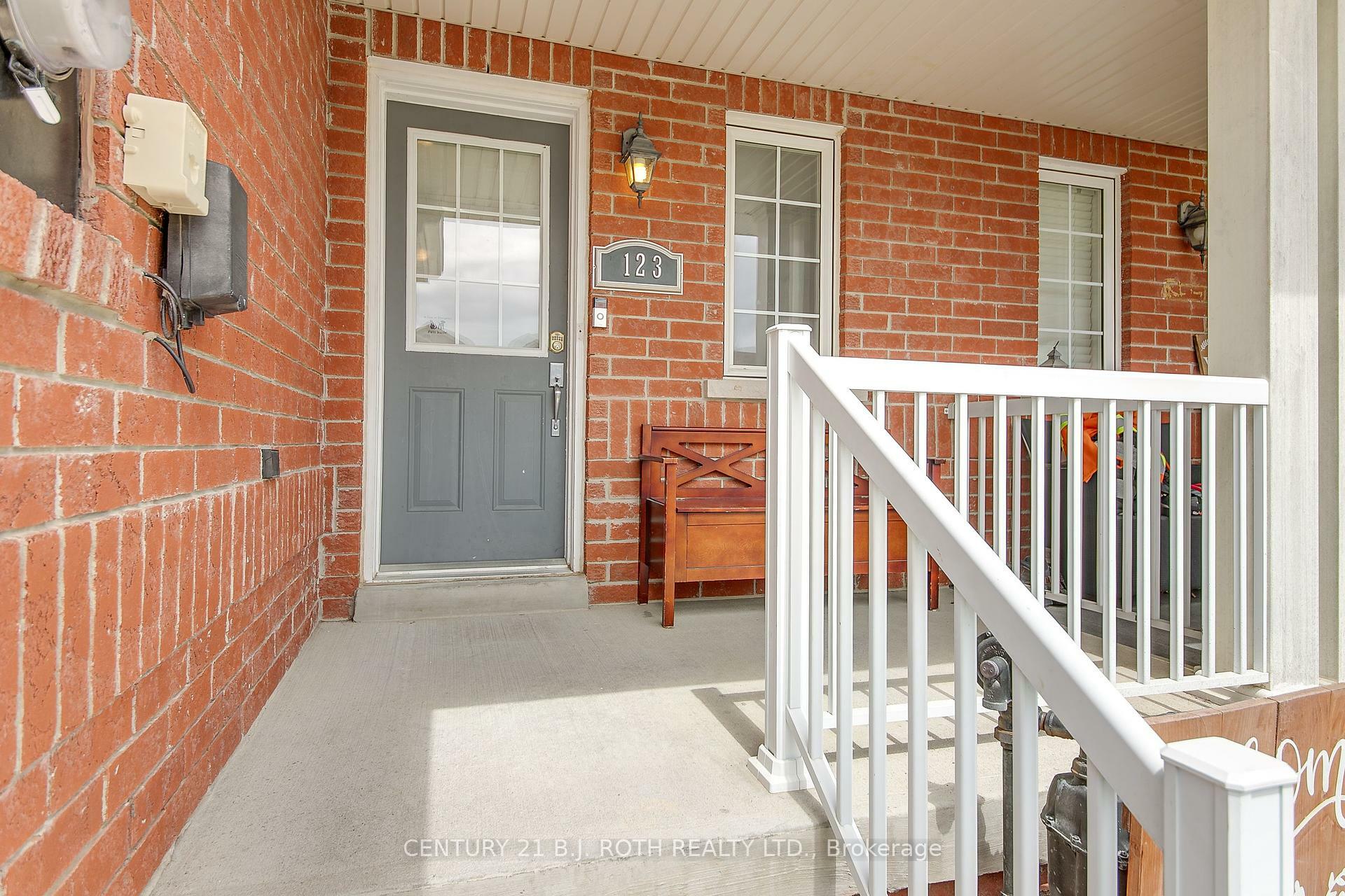 Photo de la propriété: 123 Stonemount Crescent ON L0M 1B4