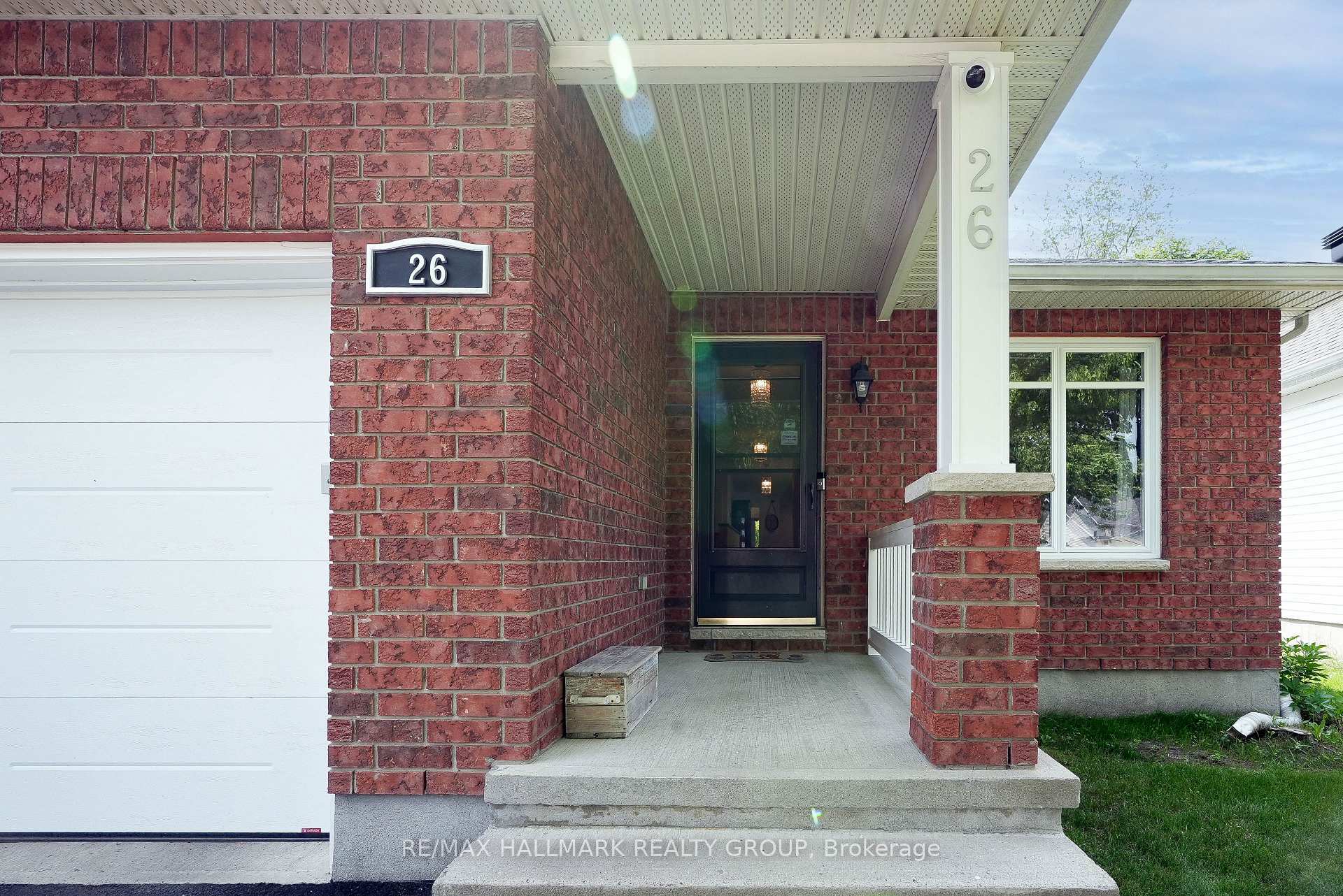 Property Photo: 26 Fieldcrest Avenue ON K2J 4W7