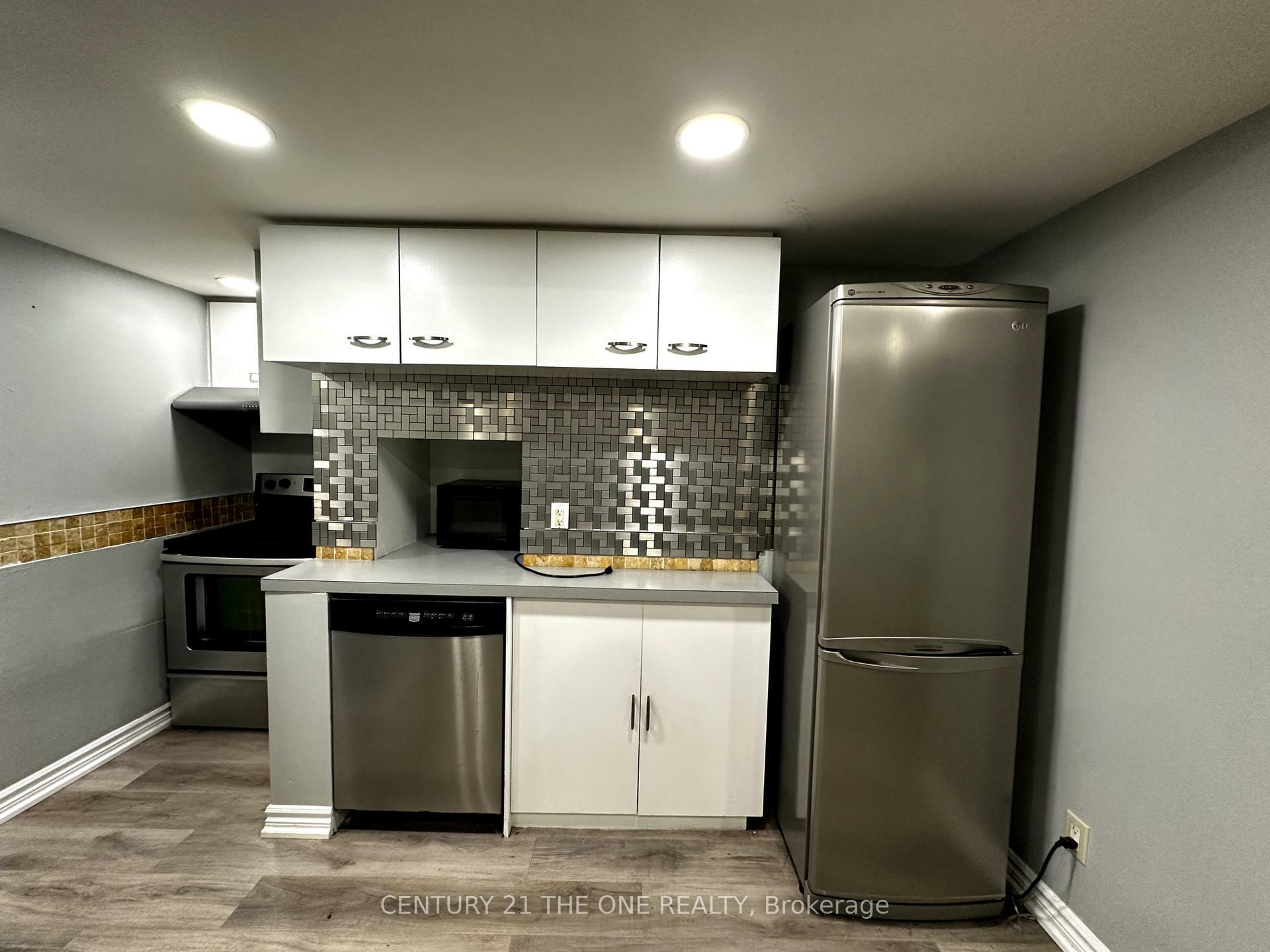 Photo de la propriété:  11 Grant Street Lower  ON M4M 2H4 