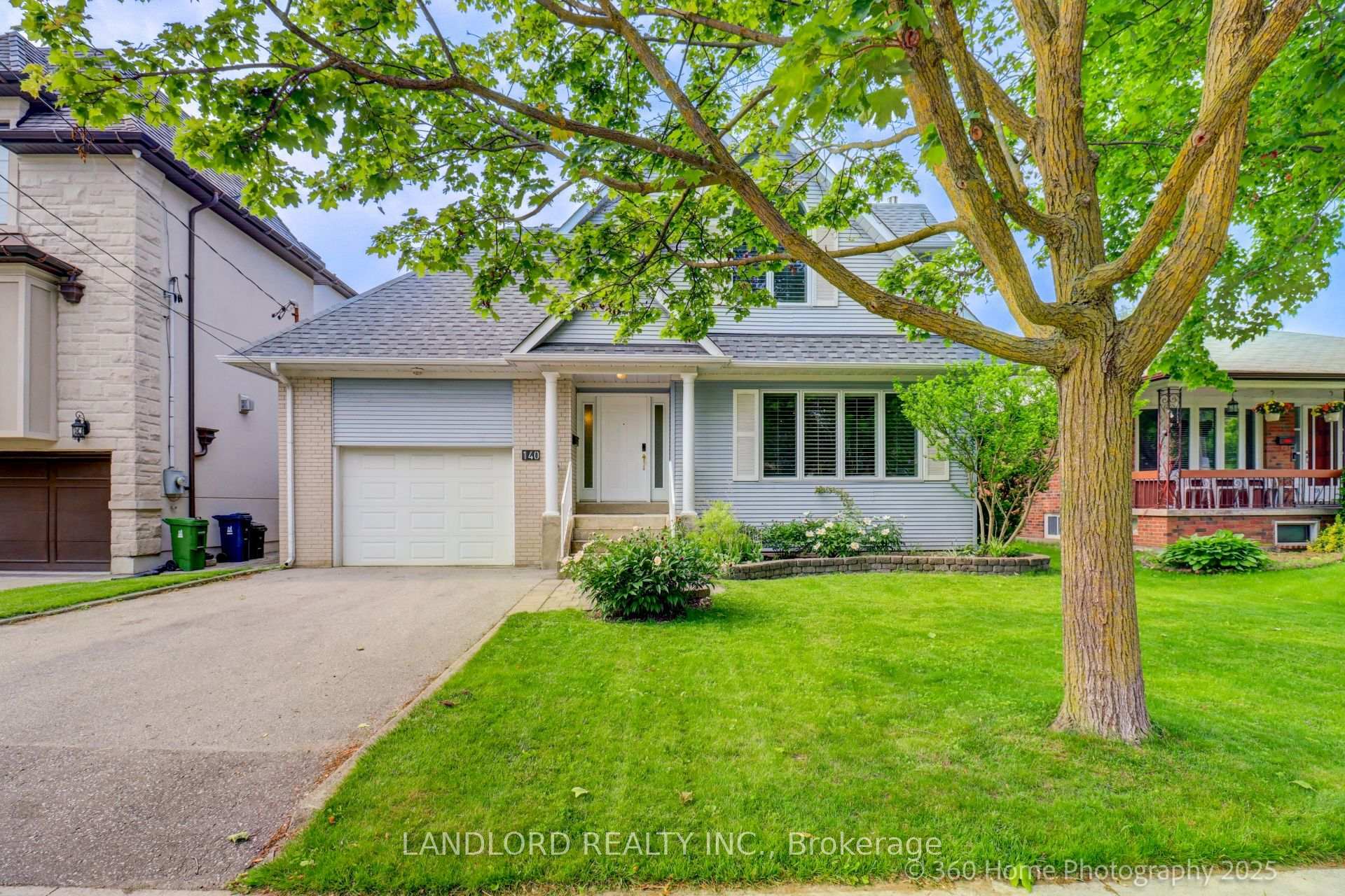 Photo de la propriété:  140 McKee Avenue  ON M2N 4C4 