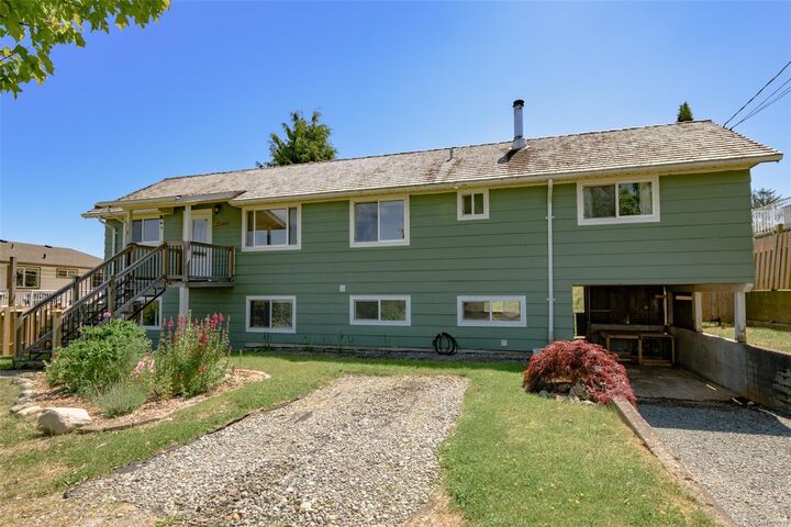 Property Photo: 2546 Haddington Cres BC V0N 2R0