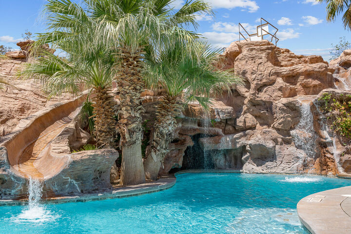 Property Photo: 4582 S 1500 W UT 84737