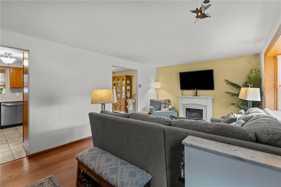 Property Photo: 2920 Roland Ave PA 15227