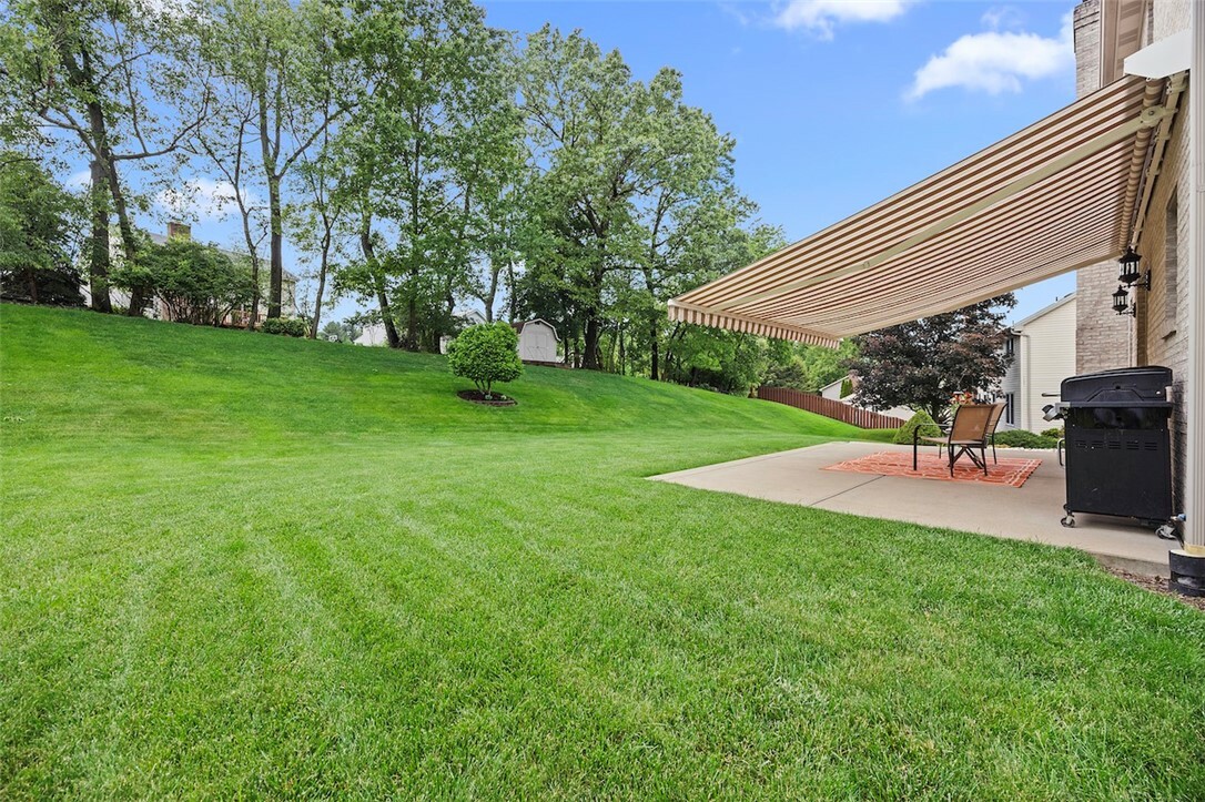 Property Photo: 1408 Fernledge Dr PA 15101