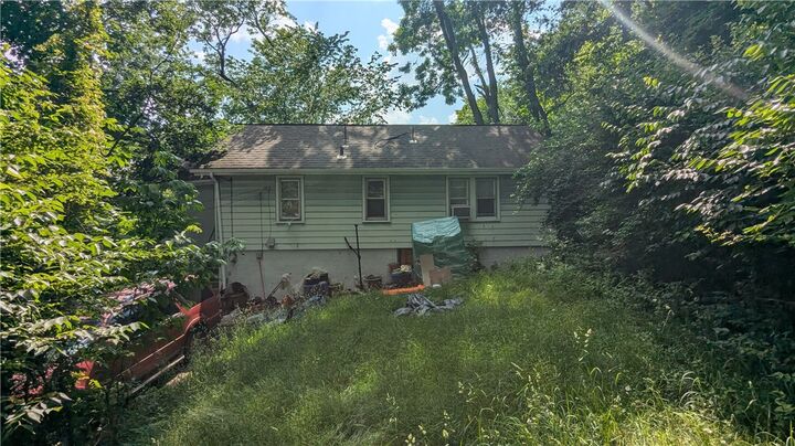 Property Photo:  2546 Merwyn Ave  PA 15204 