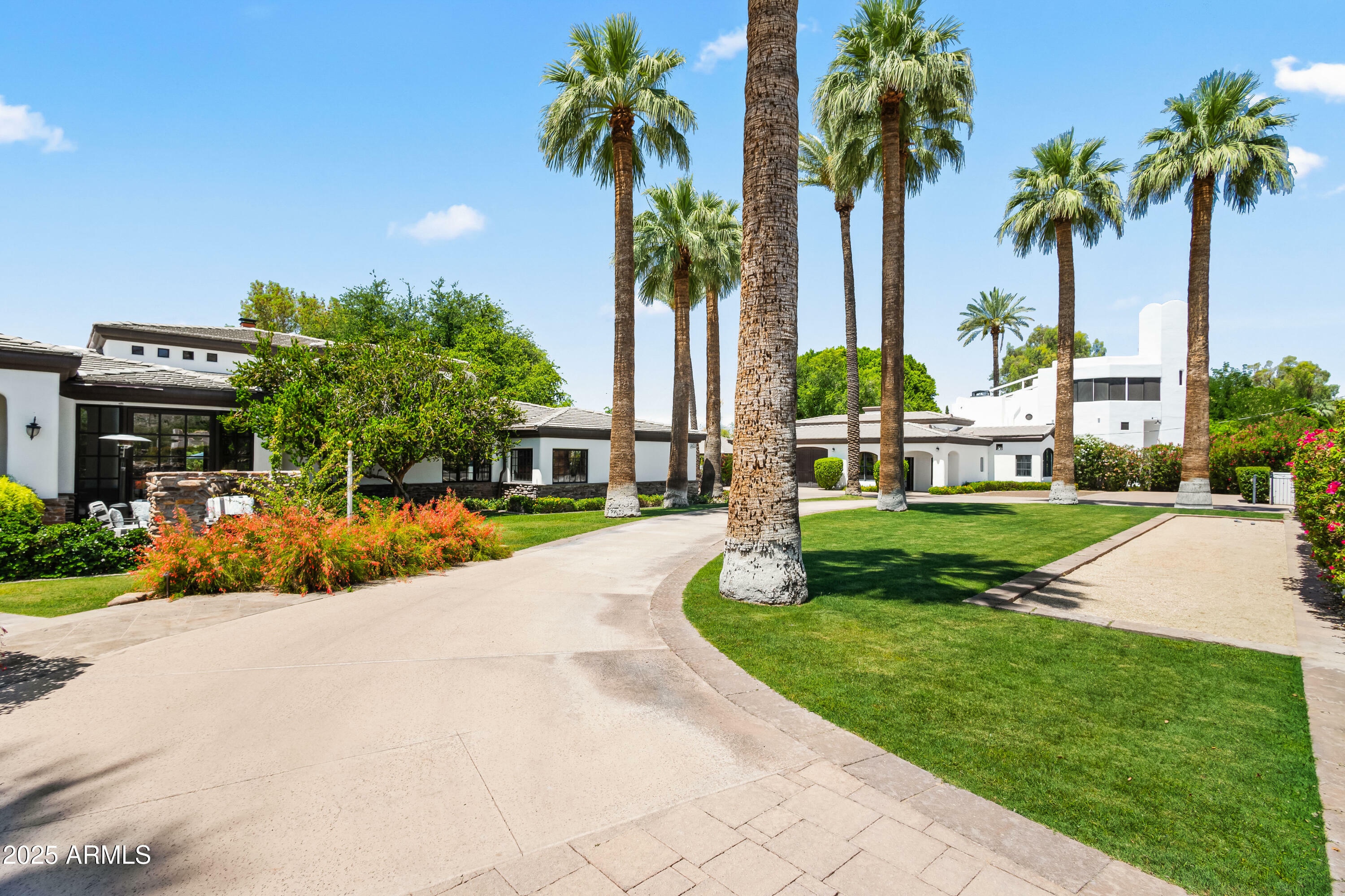 Property Photo: 5051 E Lafayette Boulevard AZ 85018