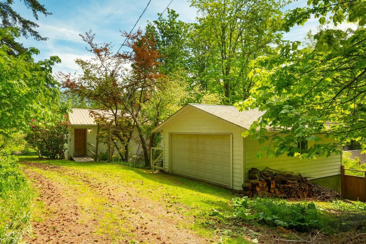 Property Photo: 508 Collins Road BC V0N 1G1