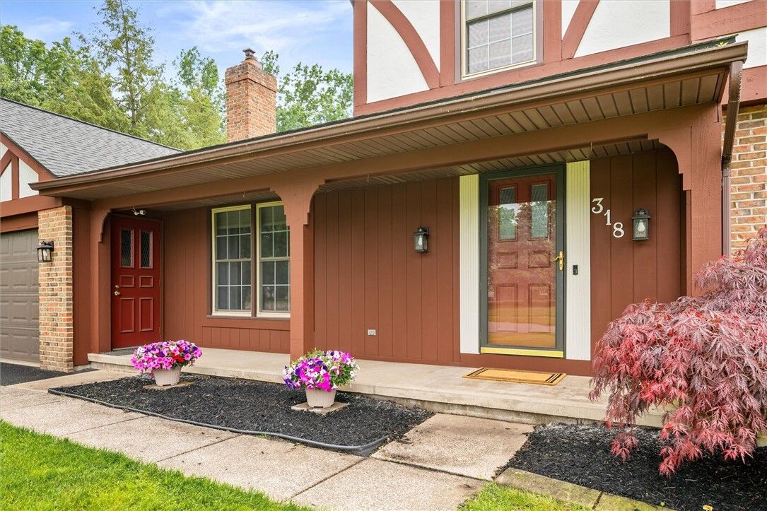 Property Photo:  318 Applewood Drive  NY 14612 