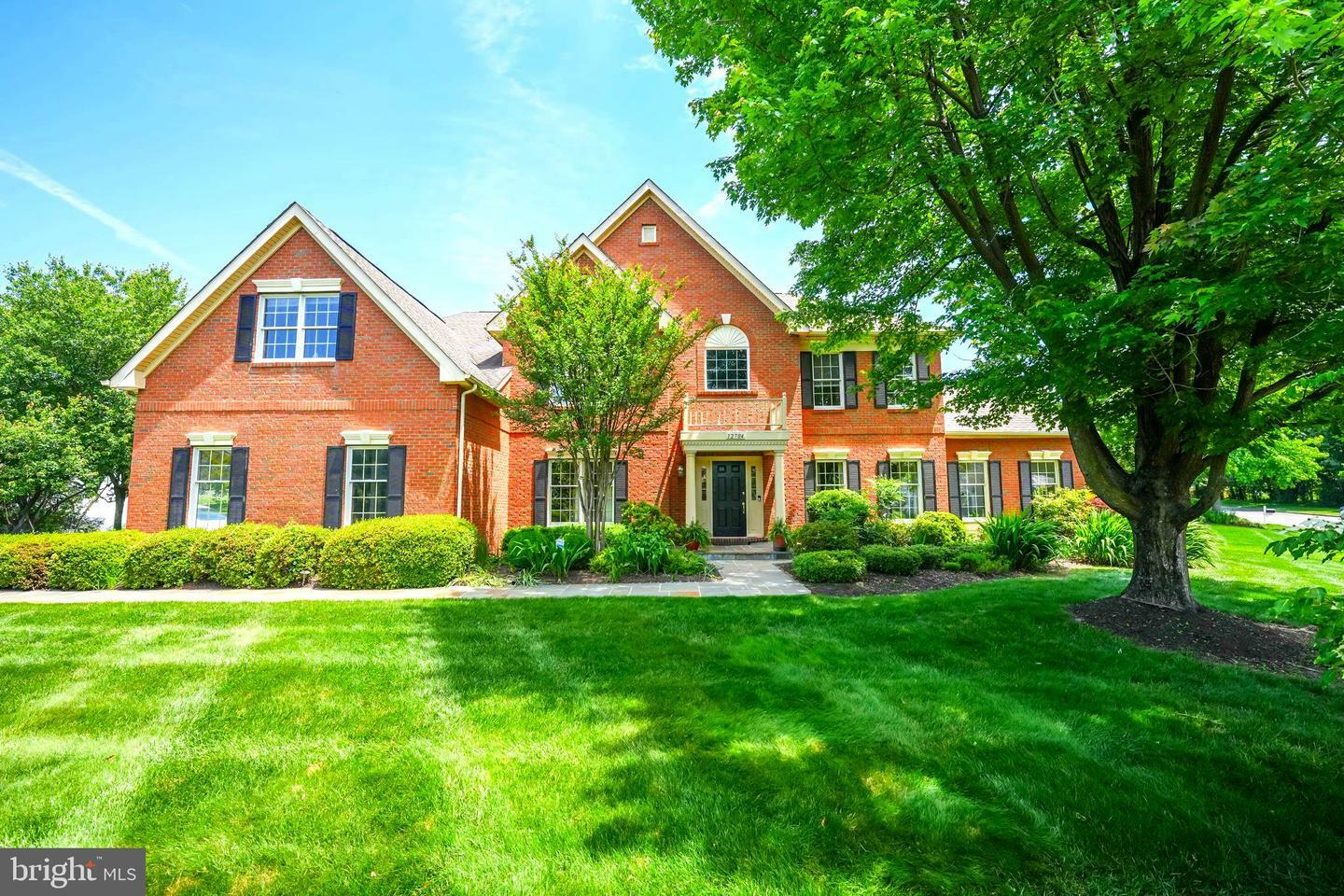Property Photo: 12704 Autumn Crest Drive VA 20171