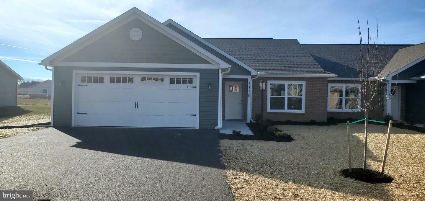 Property Photo: 1310 Treeline PA 17202