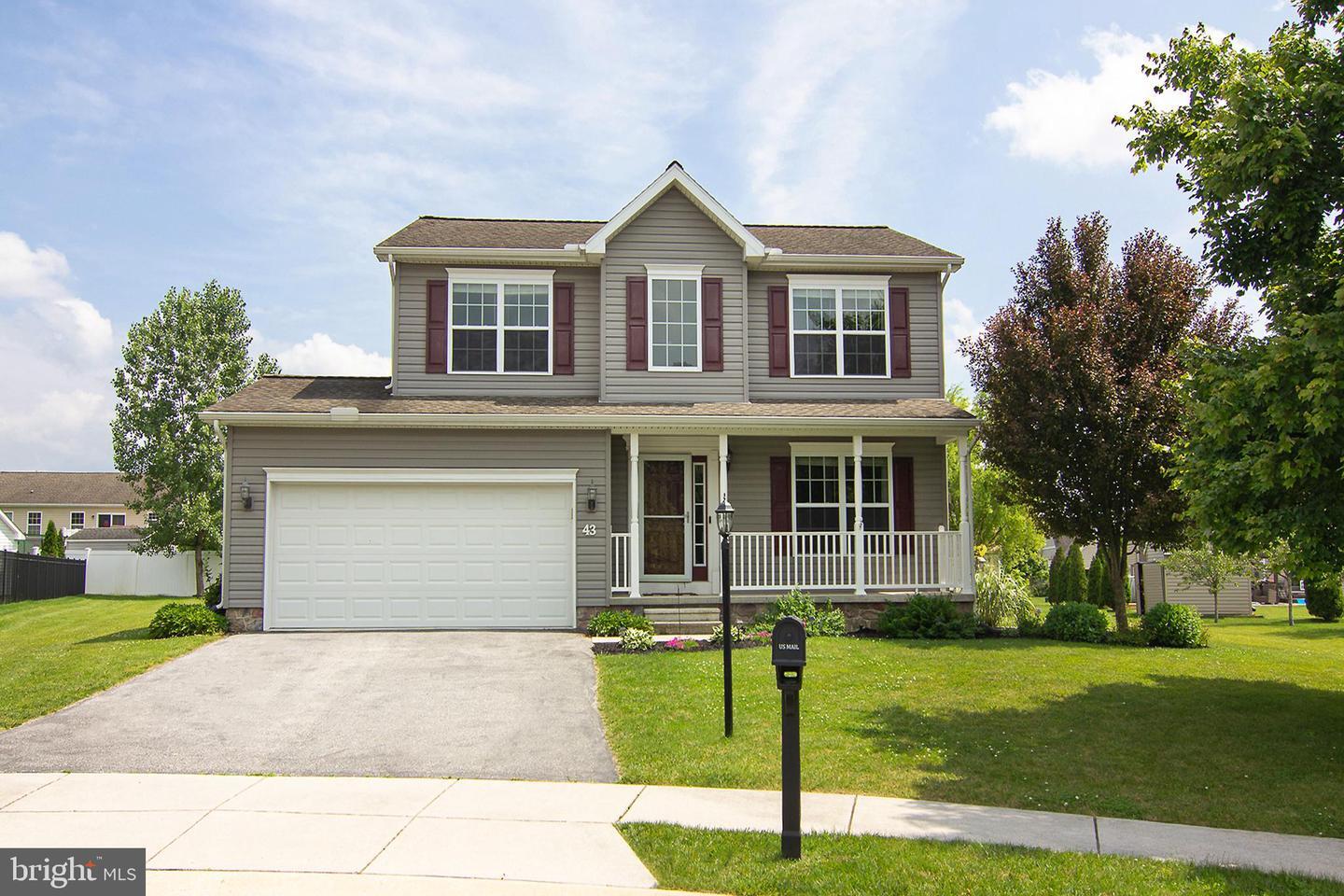 Property Photo: 43 Oak Crest Court PA 17331