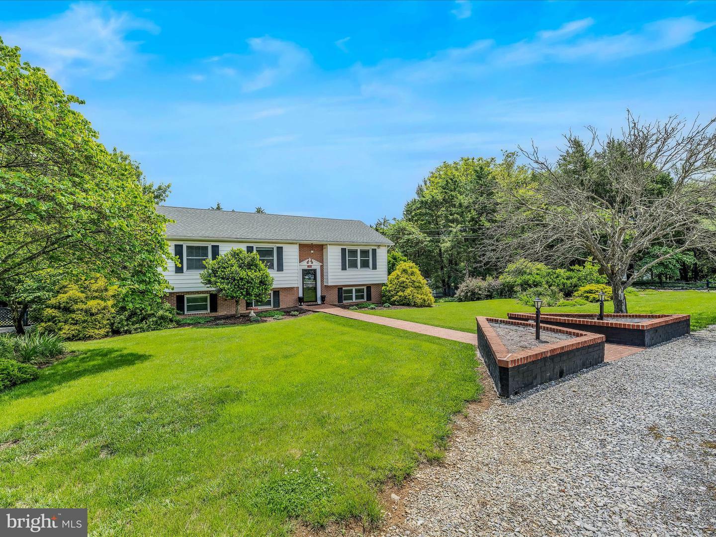 Property Photo: 106 Mason Farm Drive WV 25430