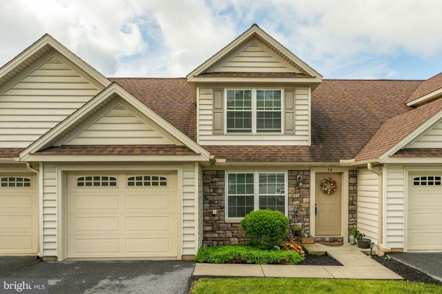 Property Photo: 54 Maize Circle PA 17022