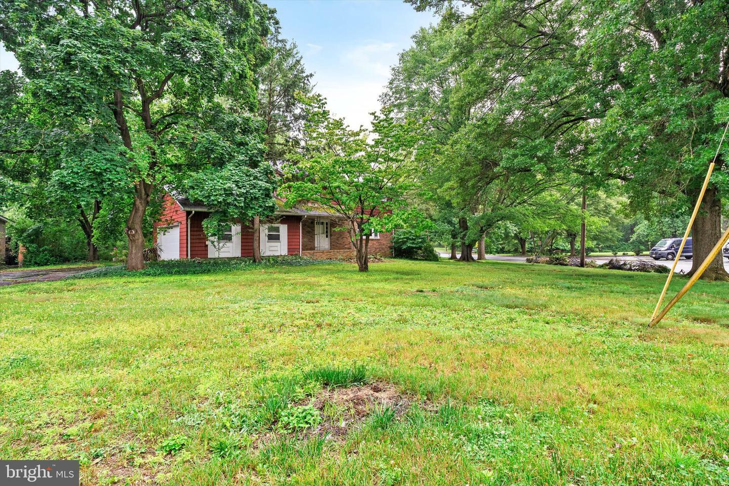 Property Photo:  36 Brooktree Road  NJ 08520 