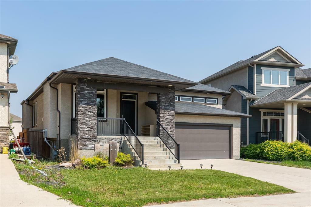 Property Photo: 7 Park Valley Road MB R3Y 0H3