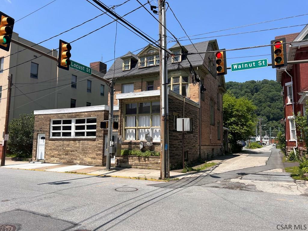 Property Photo: 126 Walnut PA 15901