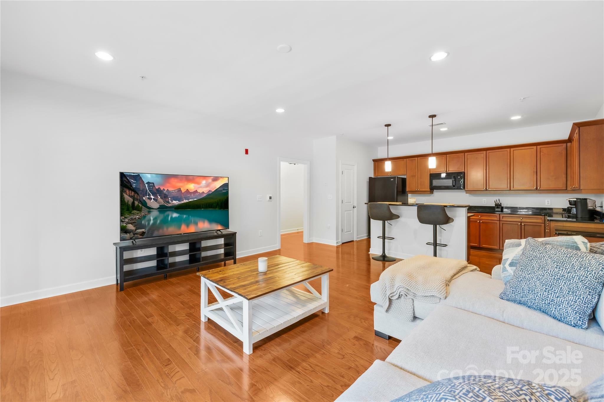 Property Photo: 1903 Kenilworth Avenue 104A NC 28203