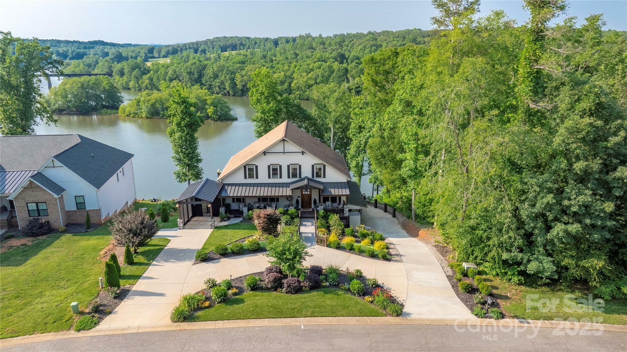 Property Photo: 5888 Wood Duck Way NC 28609