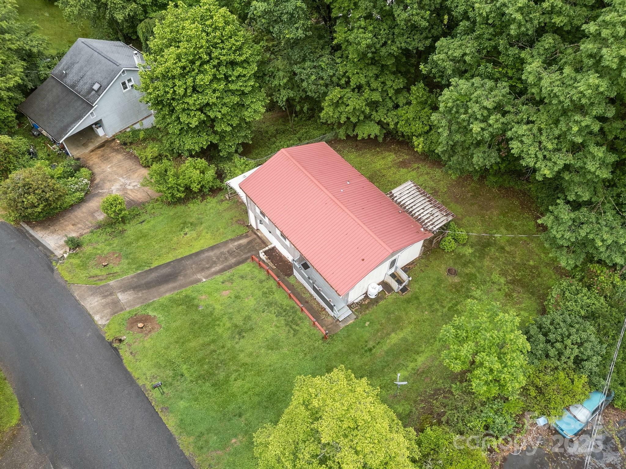 Property Photo: 327 Glenwood Drive NC 28721
