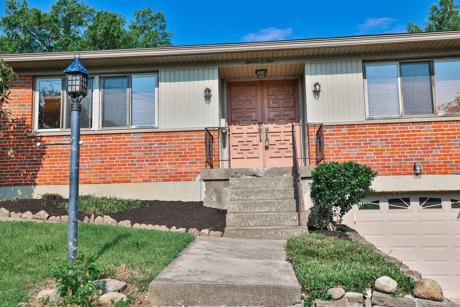 Property Photo: 1109 Alwil Drive OH 45215