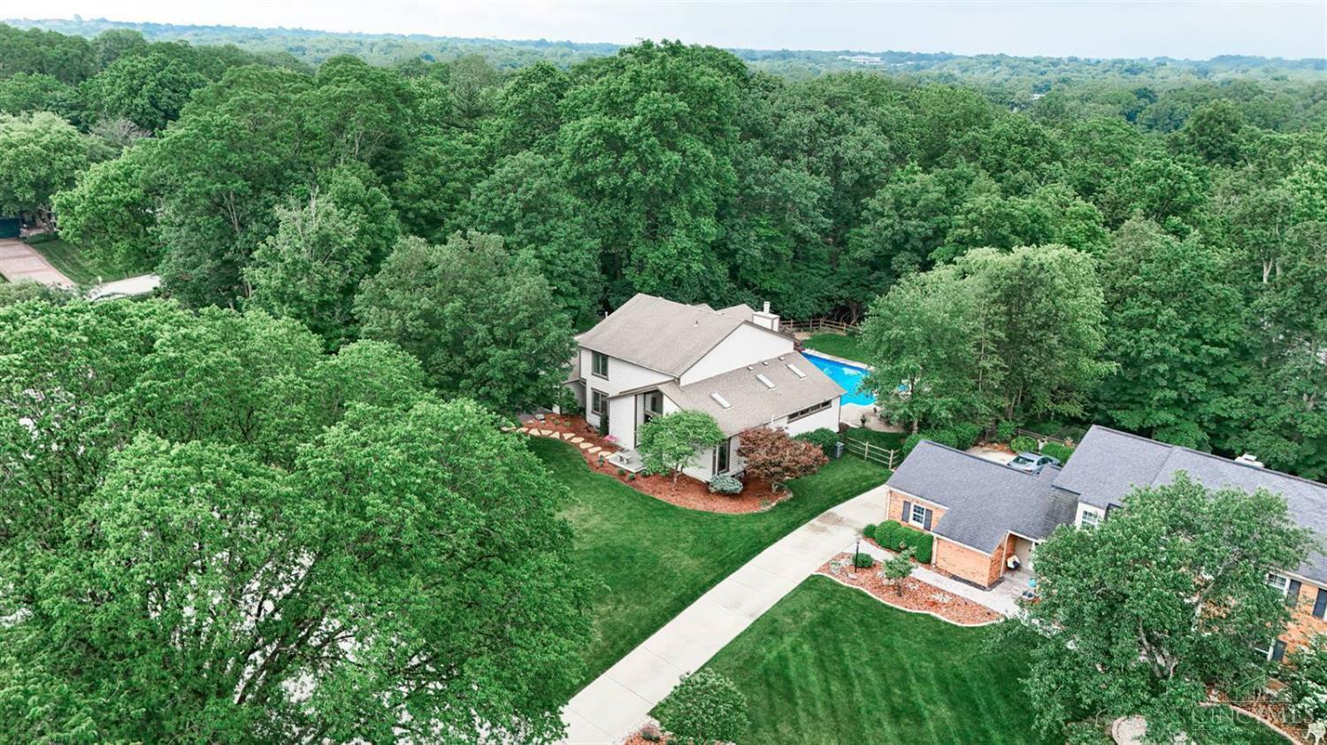 Property Photo: 7083 Royalgreen Drive OH 45244